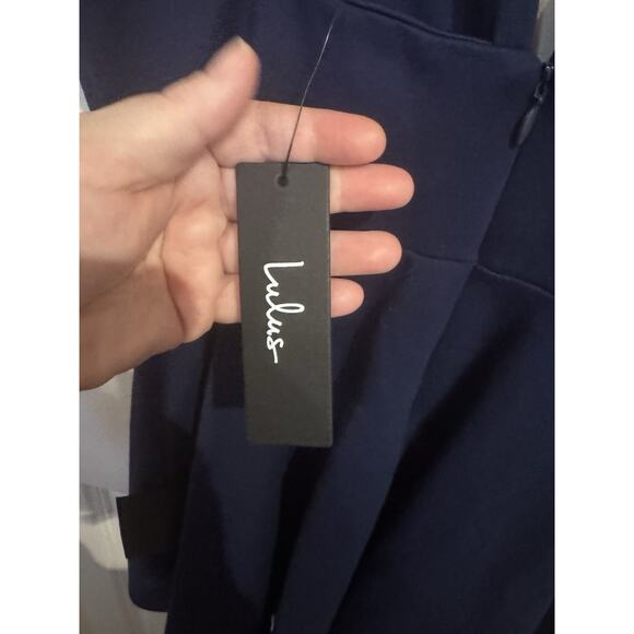 Lulu’s plunge neck navy dress new with tags size medium - Picture 2 of 7